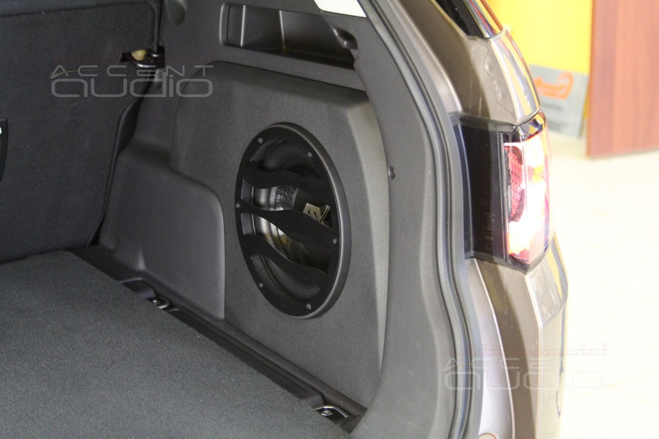 Установка сабвуфера