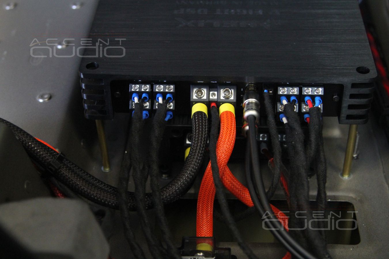 Выбор и установка усилителей в RangeRover Sport