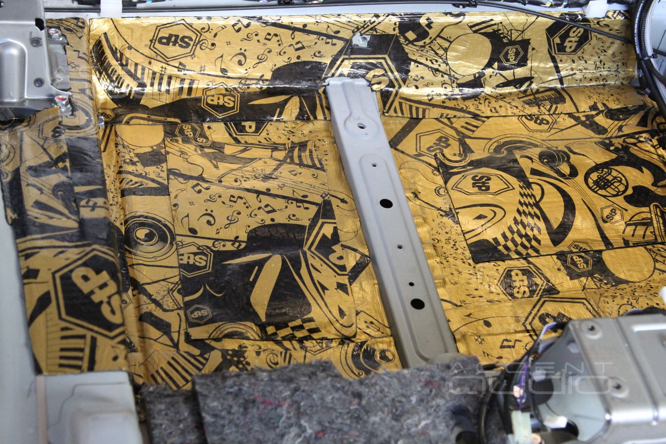 Шумоизоляция Mitsubishi Outlander