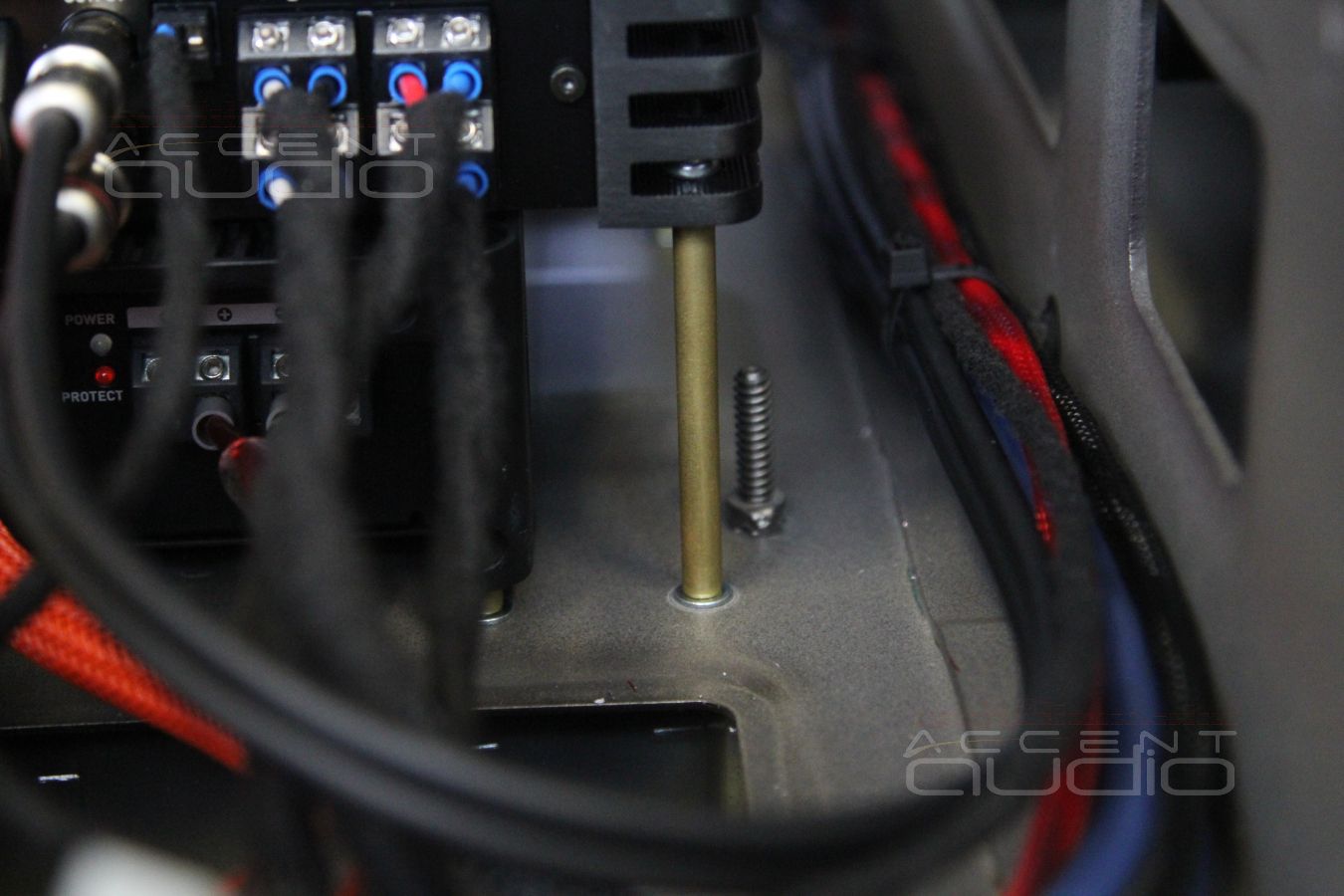 Выбор и установка усилителей в RangeRover Sport