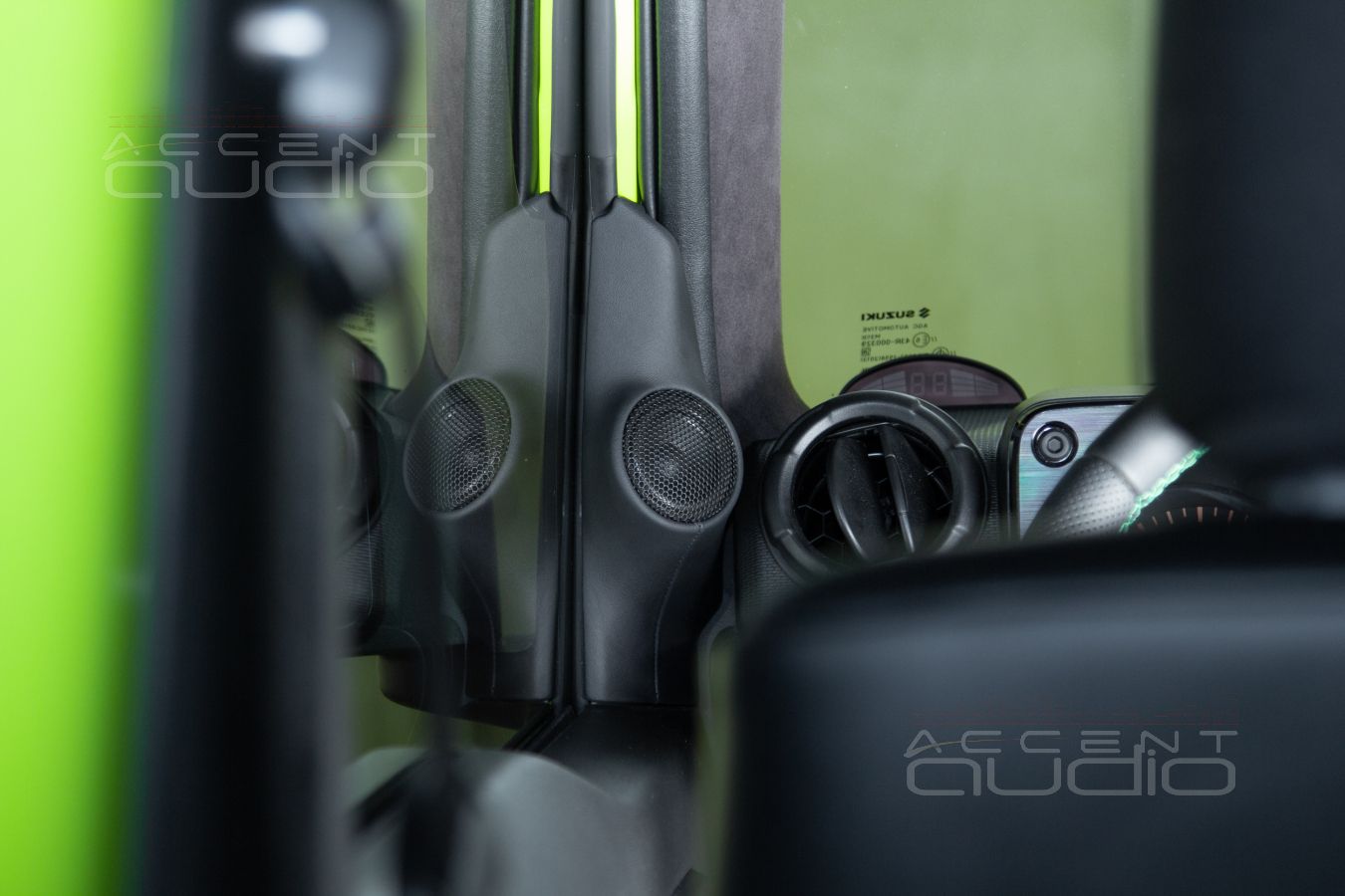 Правильная установка правильных широкополосных динамиков SOAudio в Jimny