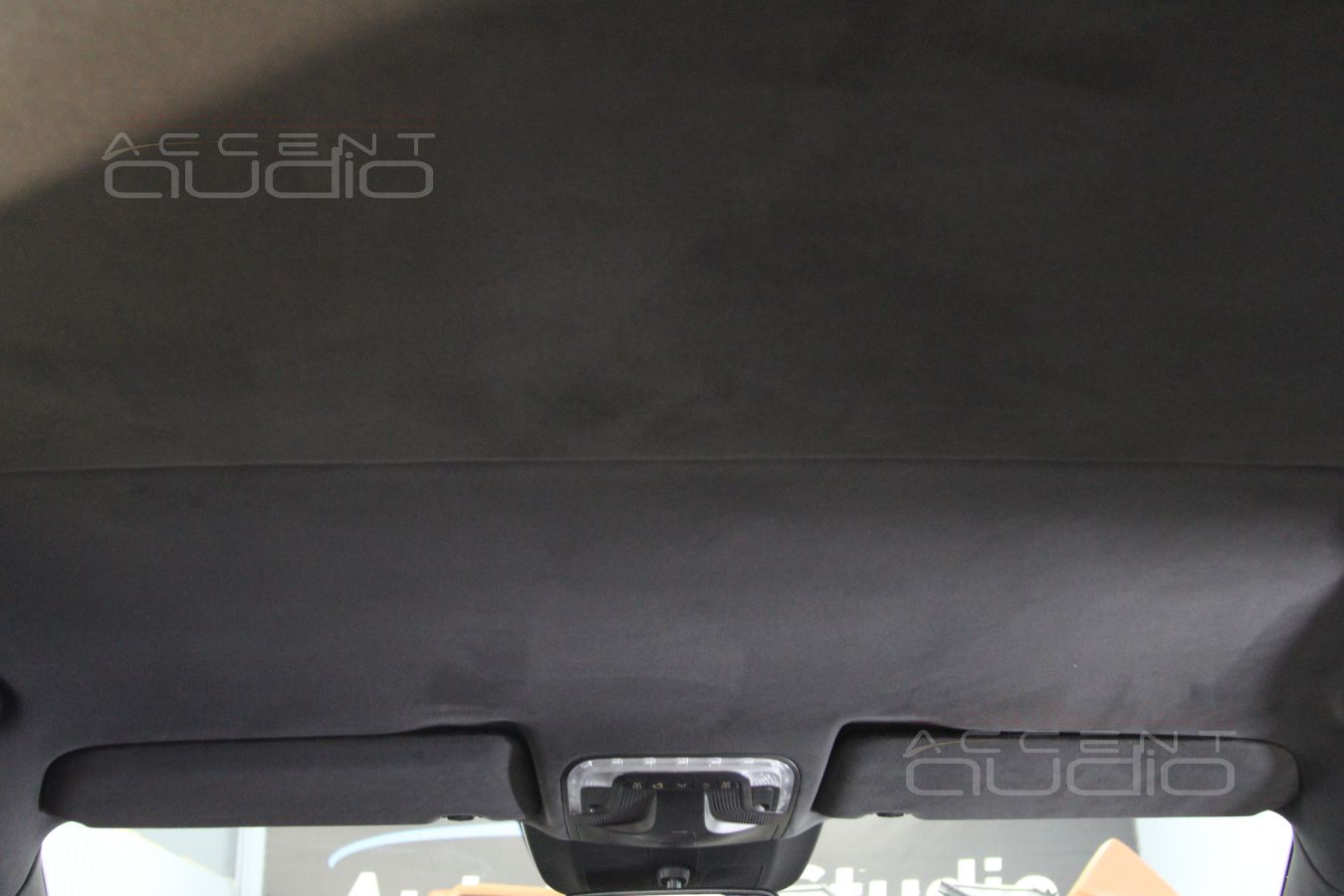 Перетяжка потолка в черную альканатру