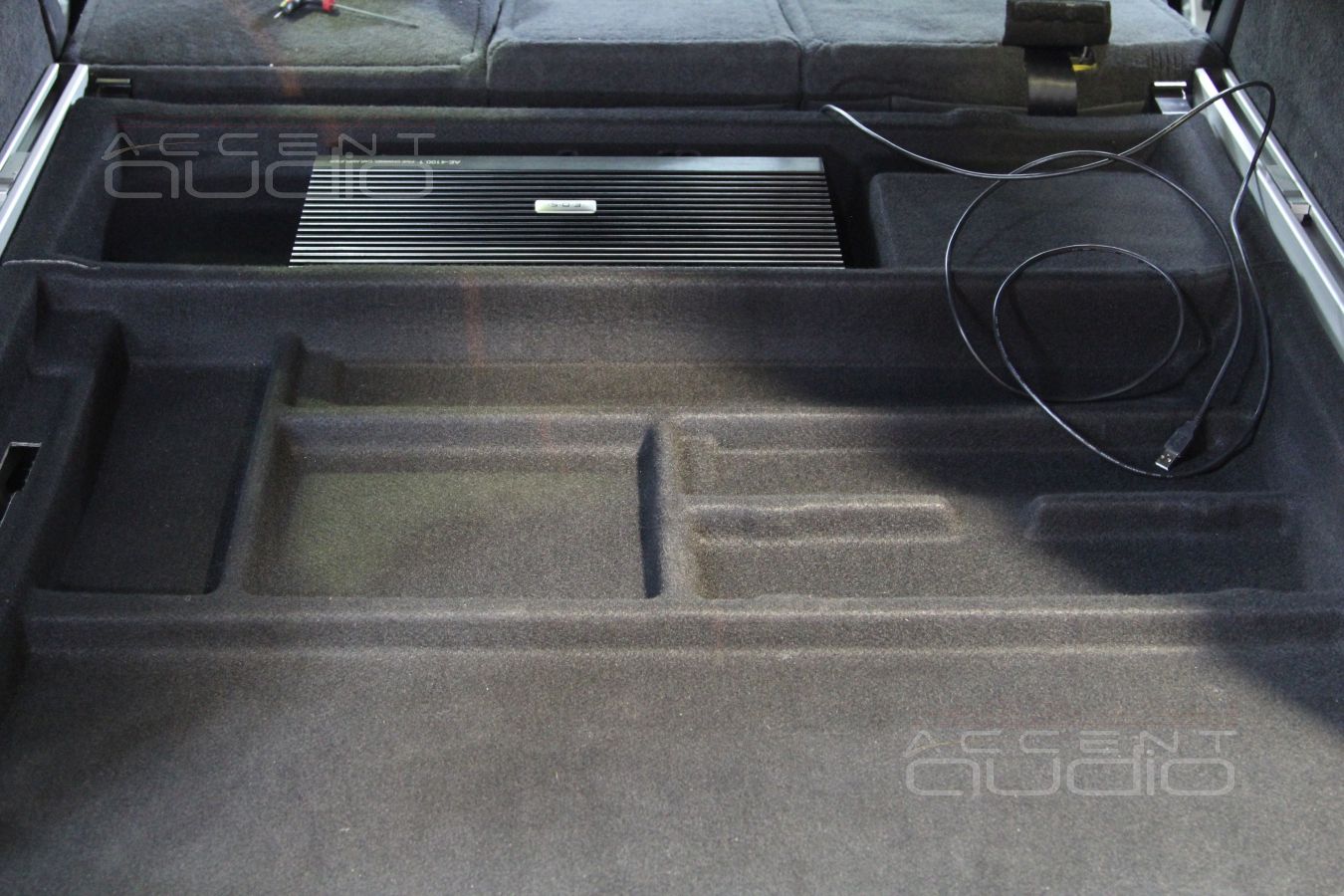 Установка усилителя и аудиопроцессора в Volvo XC70