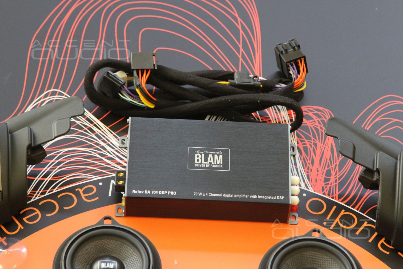 Установка процессорного усилителя BLAM RA-704 DSP PRO в BMW