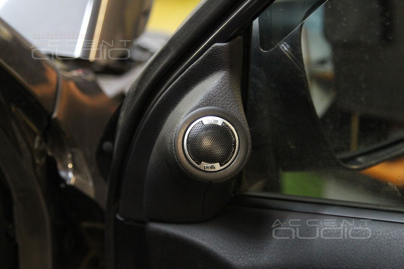 Шумоизоляция дверей и установка акустики в Suzuki Grand Vitara