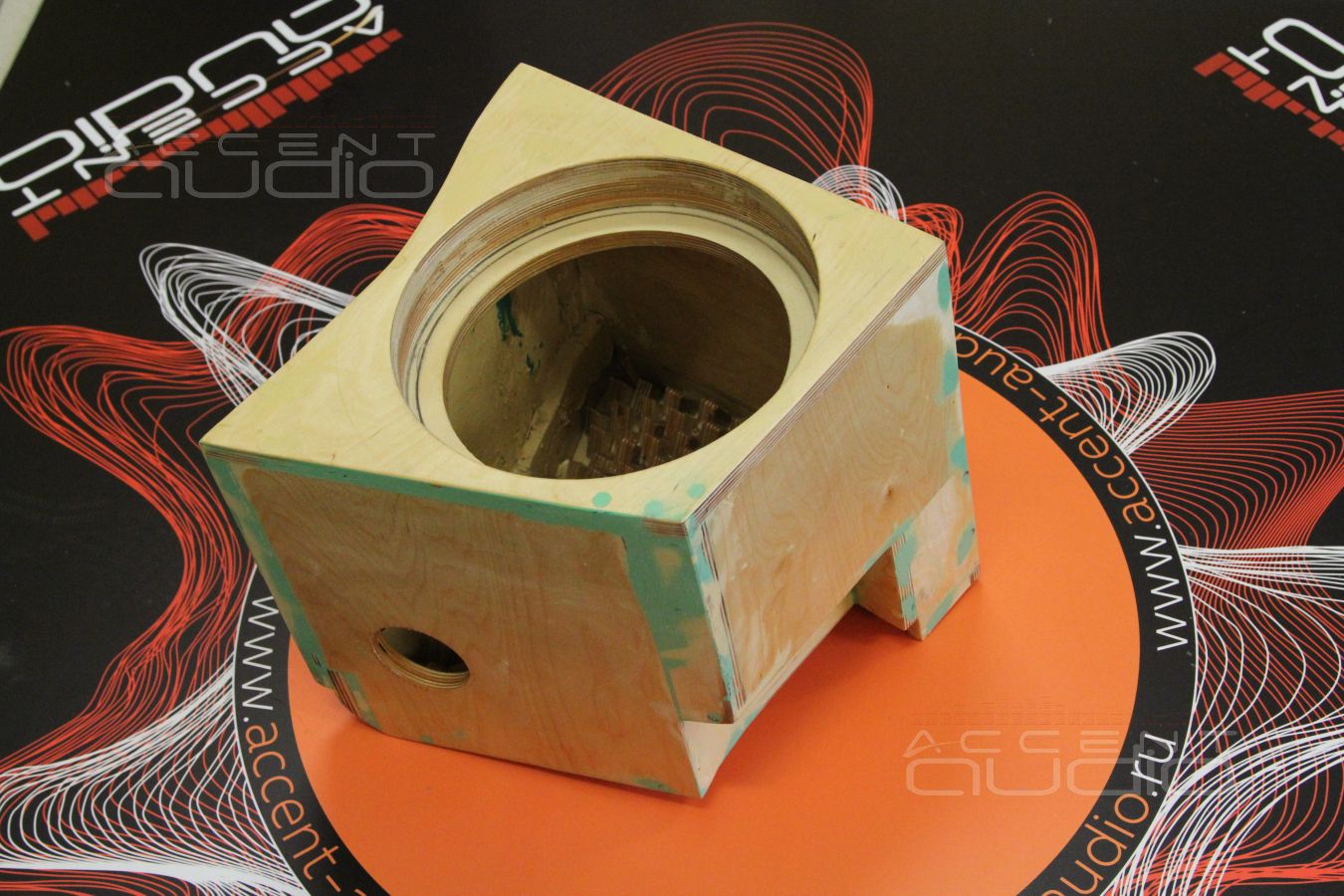 Сабвуфер-полустелс: как наши решения продают сами себя