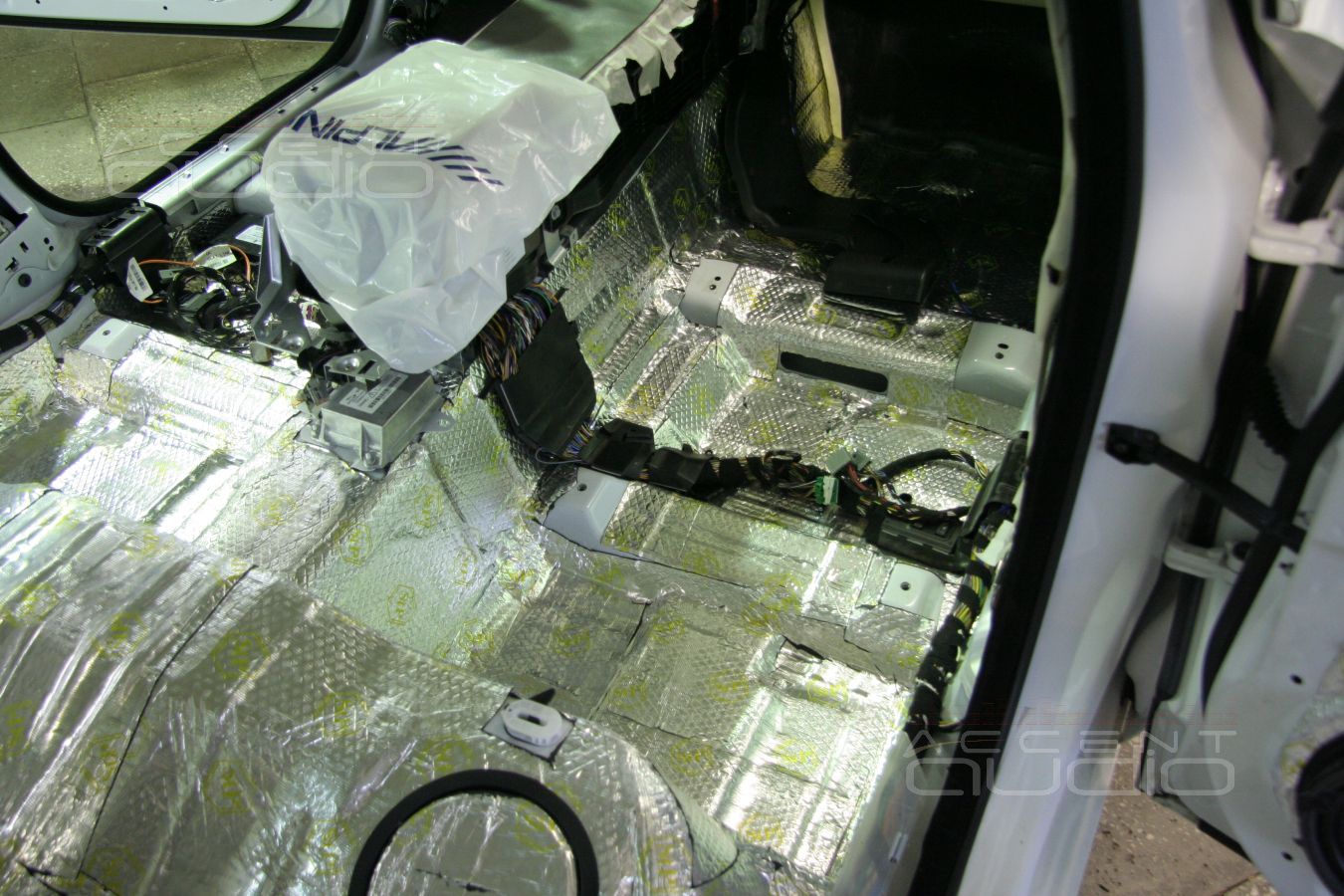 Виброизоляция кузова Jaguar XF