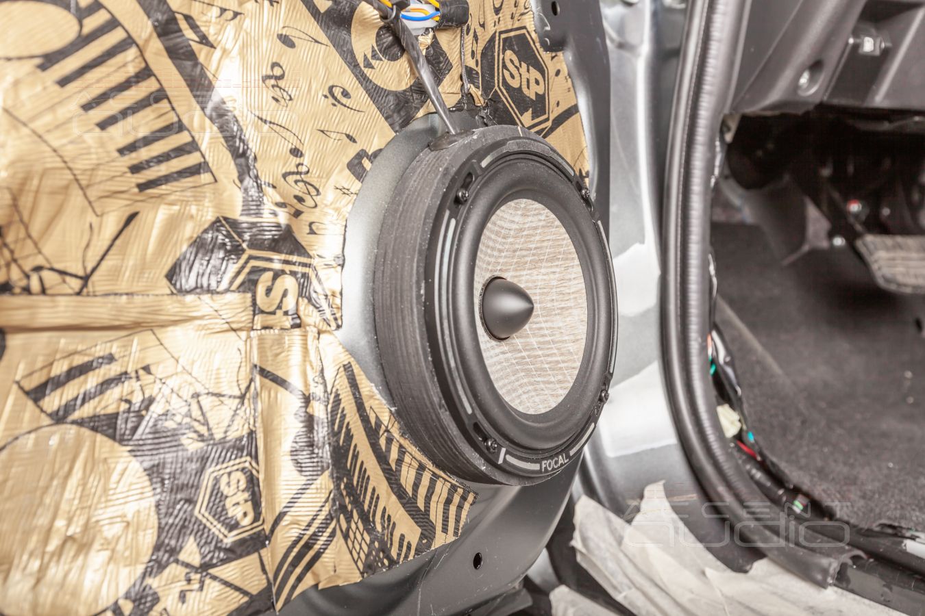 Аудиоподготовка дверей, жесткость и установка акустики Focal Flax в Mitsubishi Pajero Sport