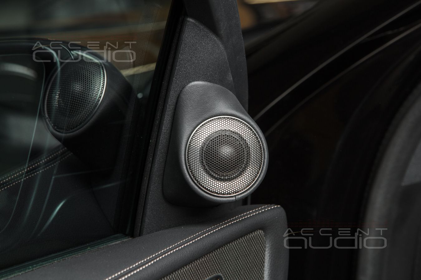 Красота и стиль твитеров Brax ML1 в интерьере Mercedes-Benz GLE Coupe AMG 53