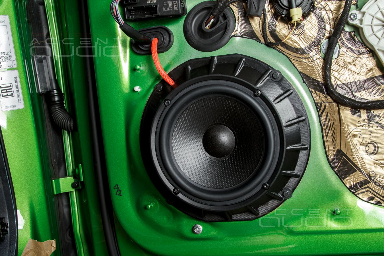 Аудиоподготовка дверей и установка SOAudio SO 165/38 в новой Audi Q5 ll