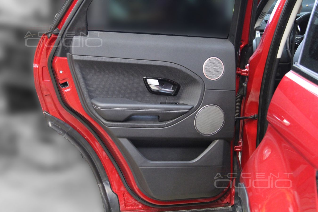 Золотой стандарт в новом RangeRover Evoque