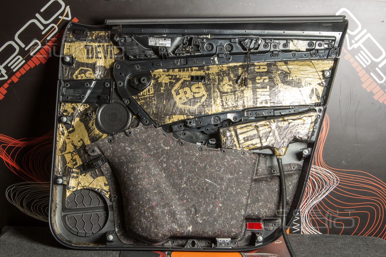 Шумоизоляция Skoda Kodiaq новыми материалами STP AEROCELL