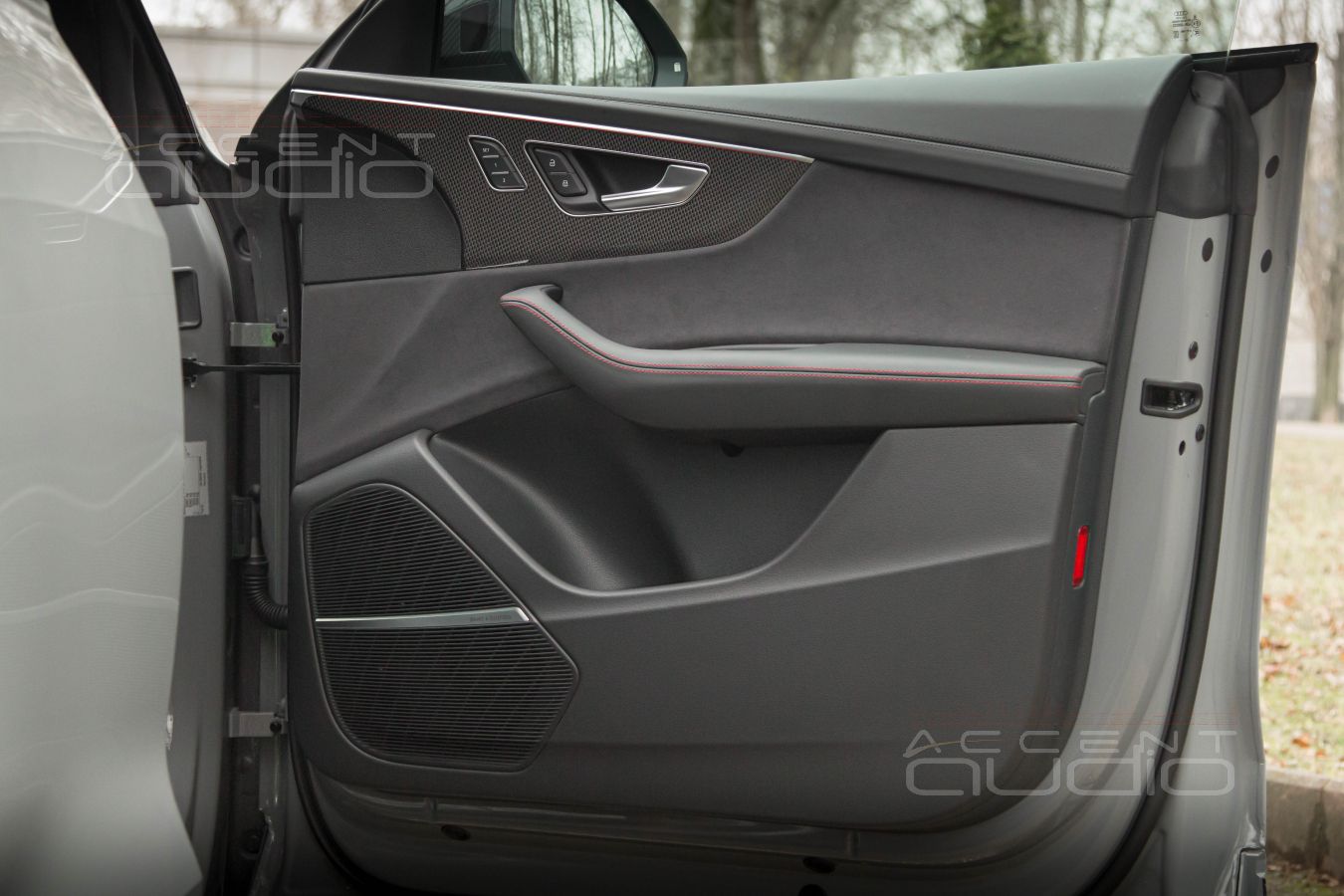 Правильная, технологичная, быстрая, красивая установка новых мидбасов в Audi SQ8