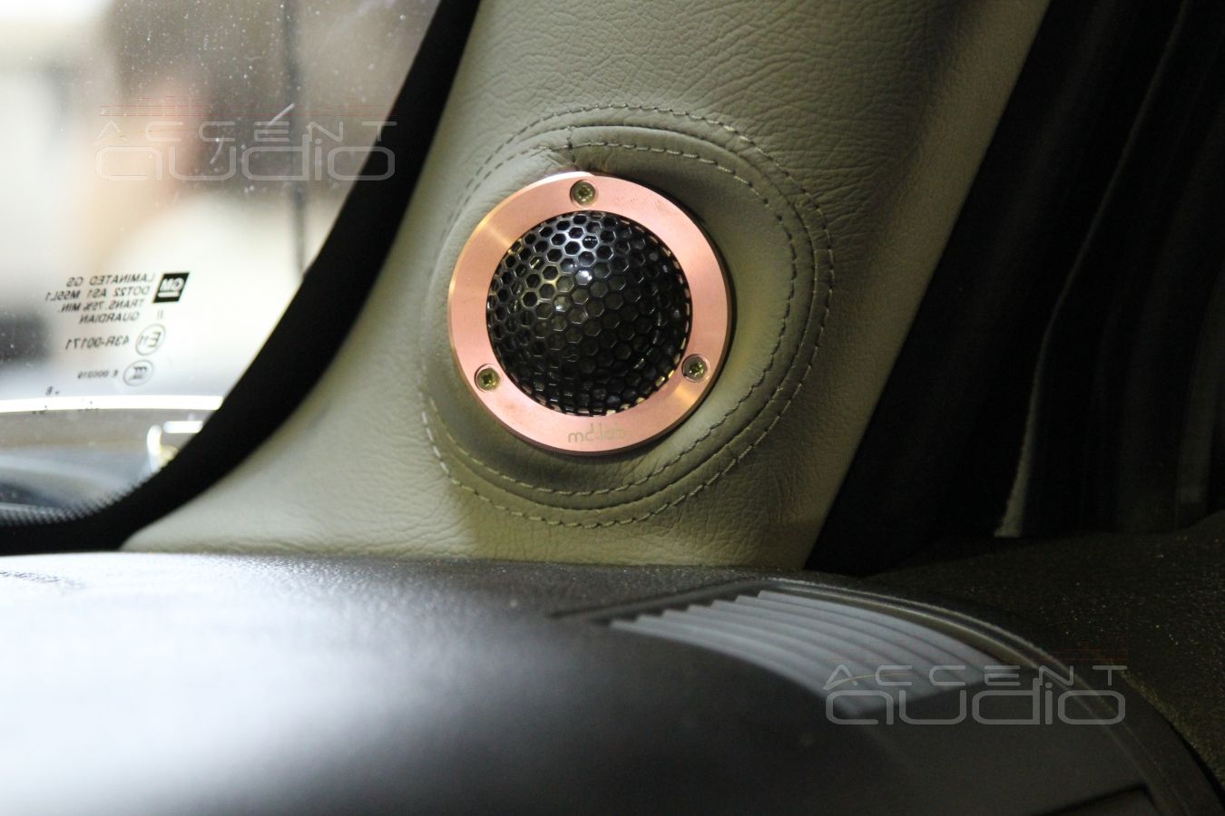 Установка твитеров в стойки Hummer H3