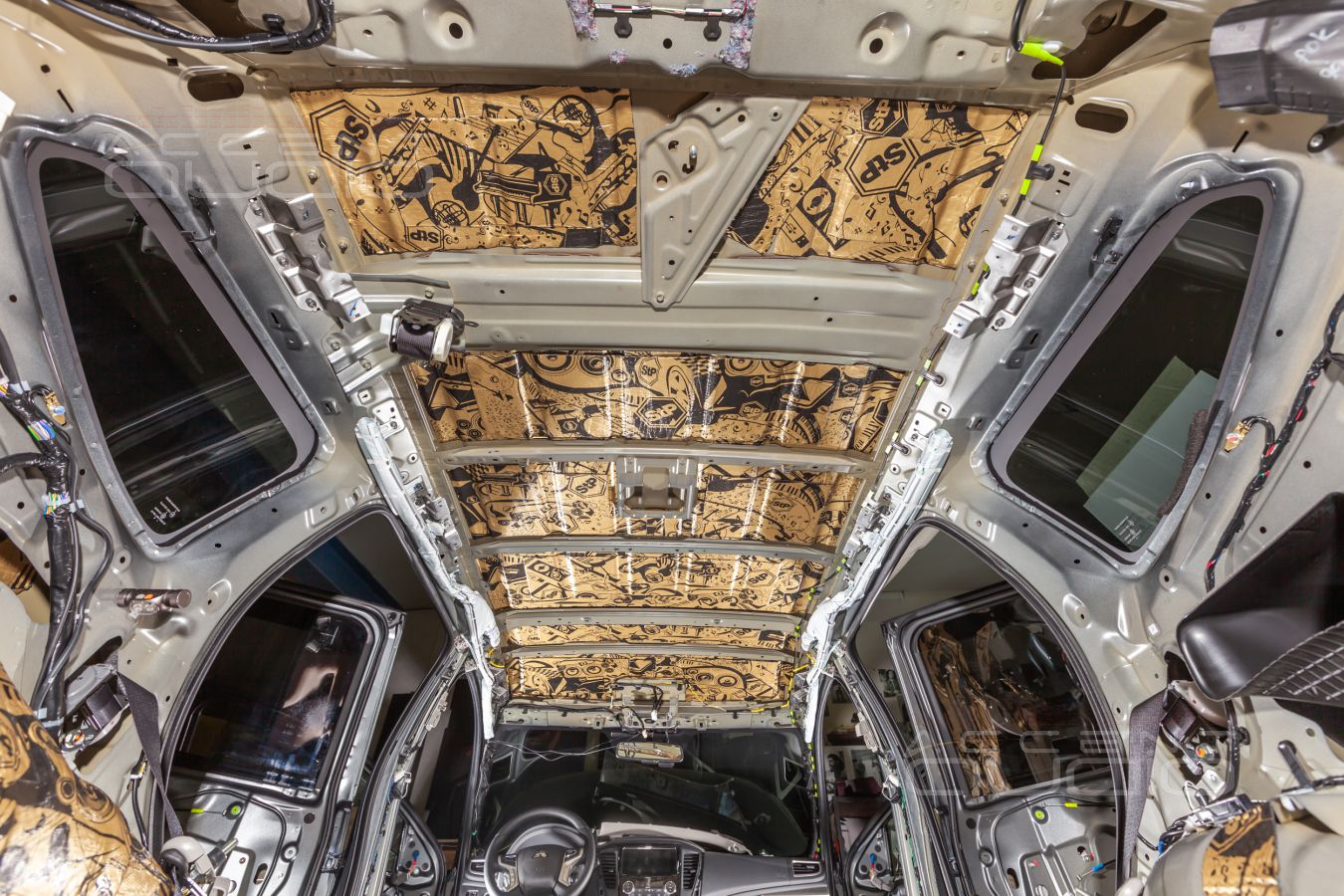 Шумоизоляция – обязательная процедура для Mitsubishi Pajero Sport