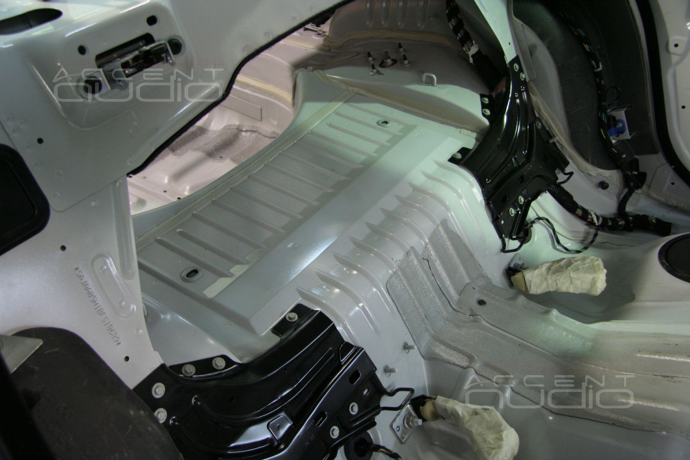 Виброизоляция кузова Jaguar XF