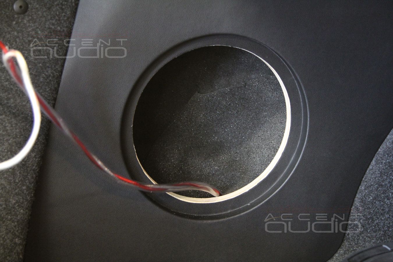 Сабвуфер-стелс для Volkswagen Jetta