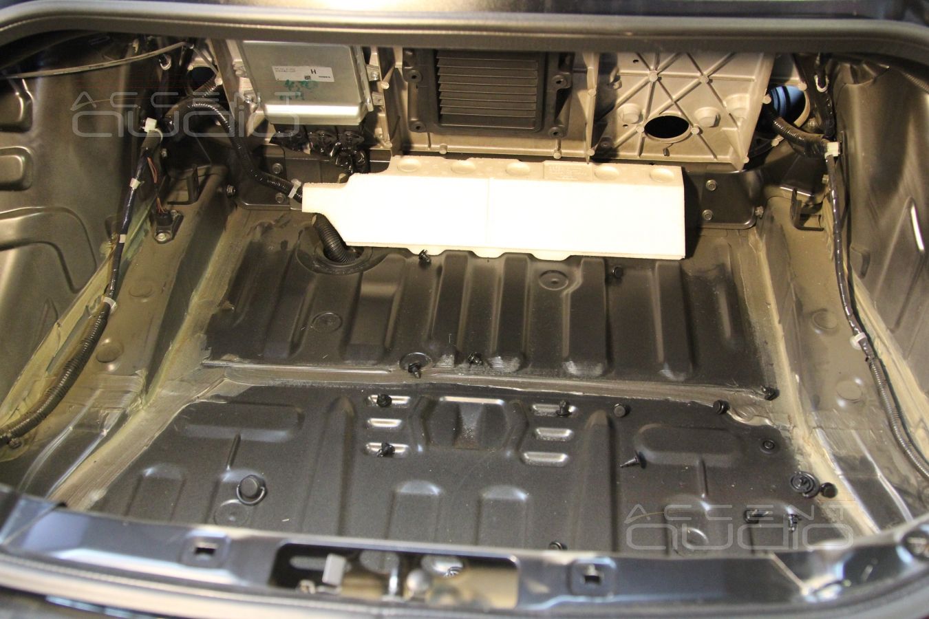 Nissan GT-R - теперь не самый шумный. Полная шумоизоляция.