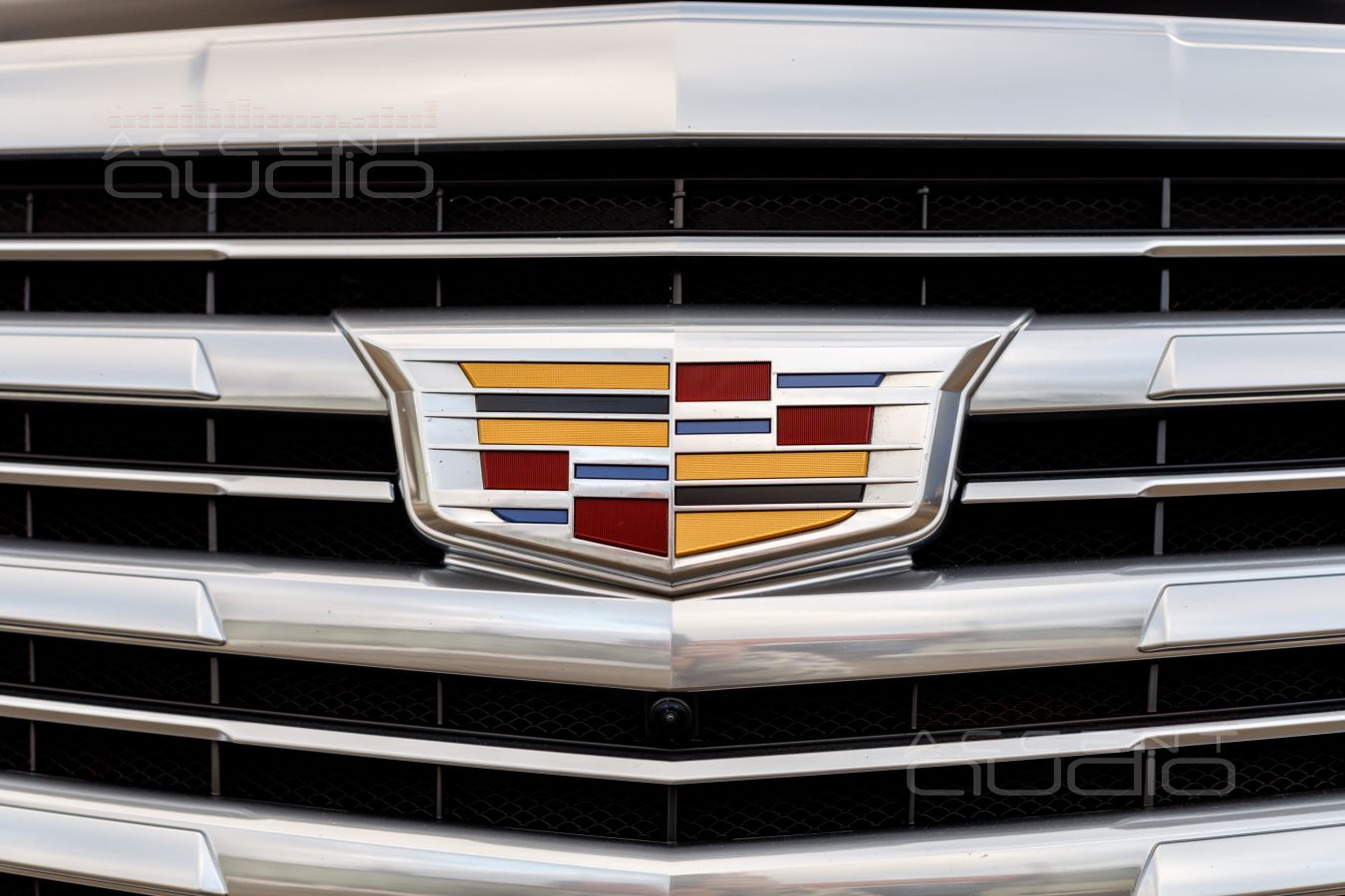 Можно ли дооснастить новый Cadillac Escalade хорошим звуком ?