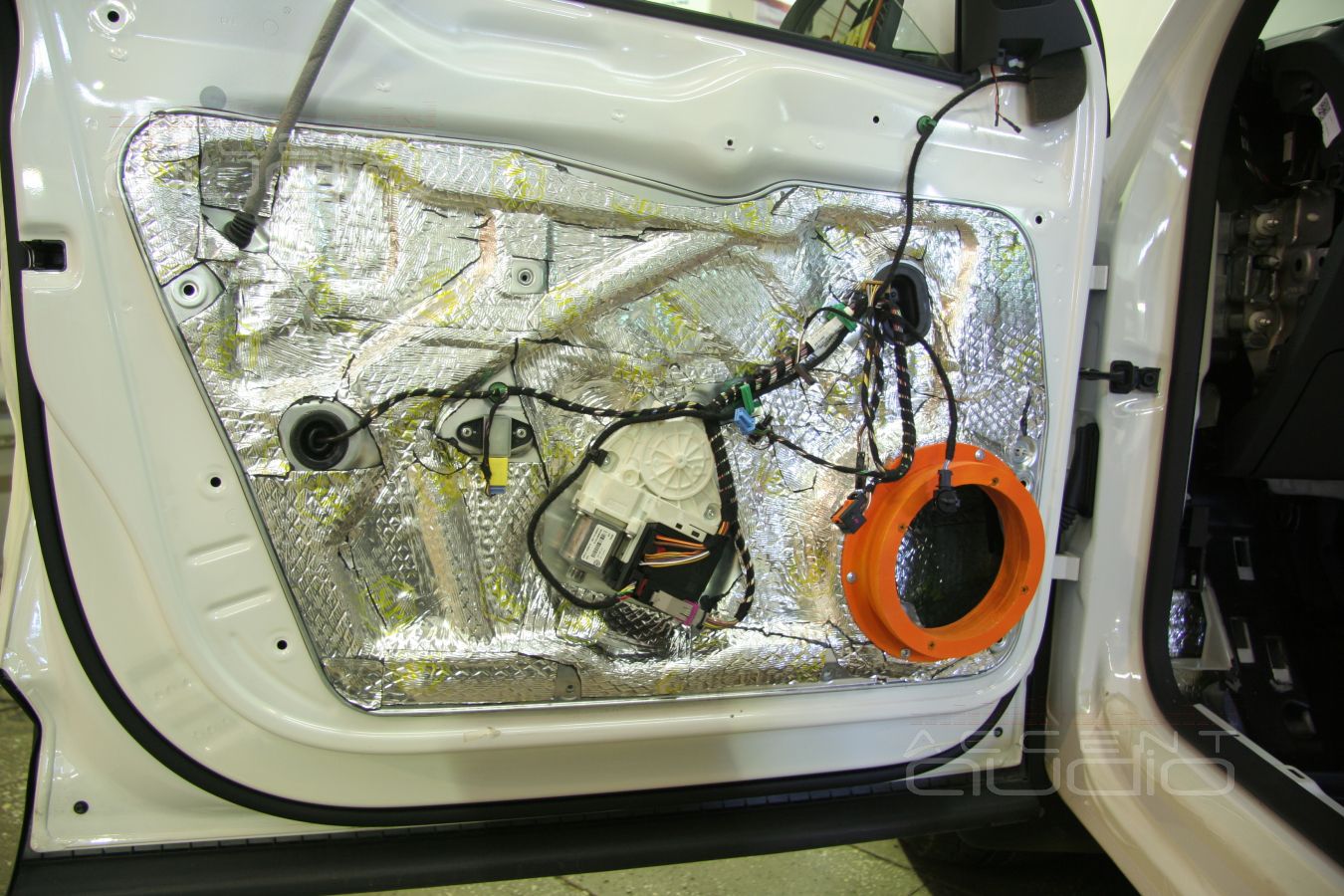 Полная шумоизоляция Volkswagen Tiguan