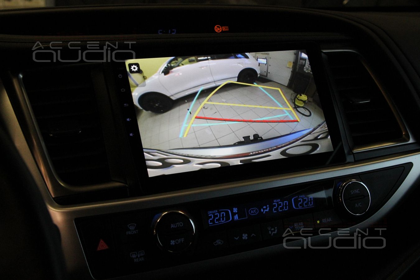 Новая магнитола в Toyota Highlander