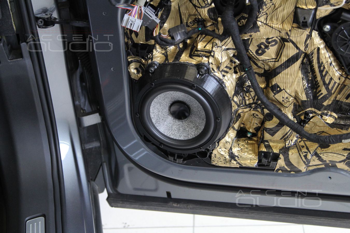 Аудиоподготовка дверей Volvo XC 60