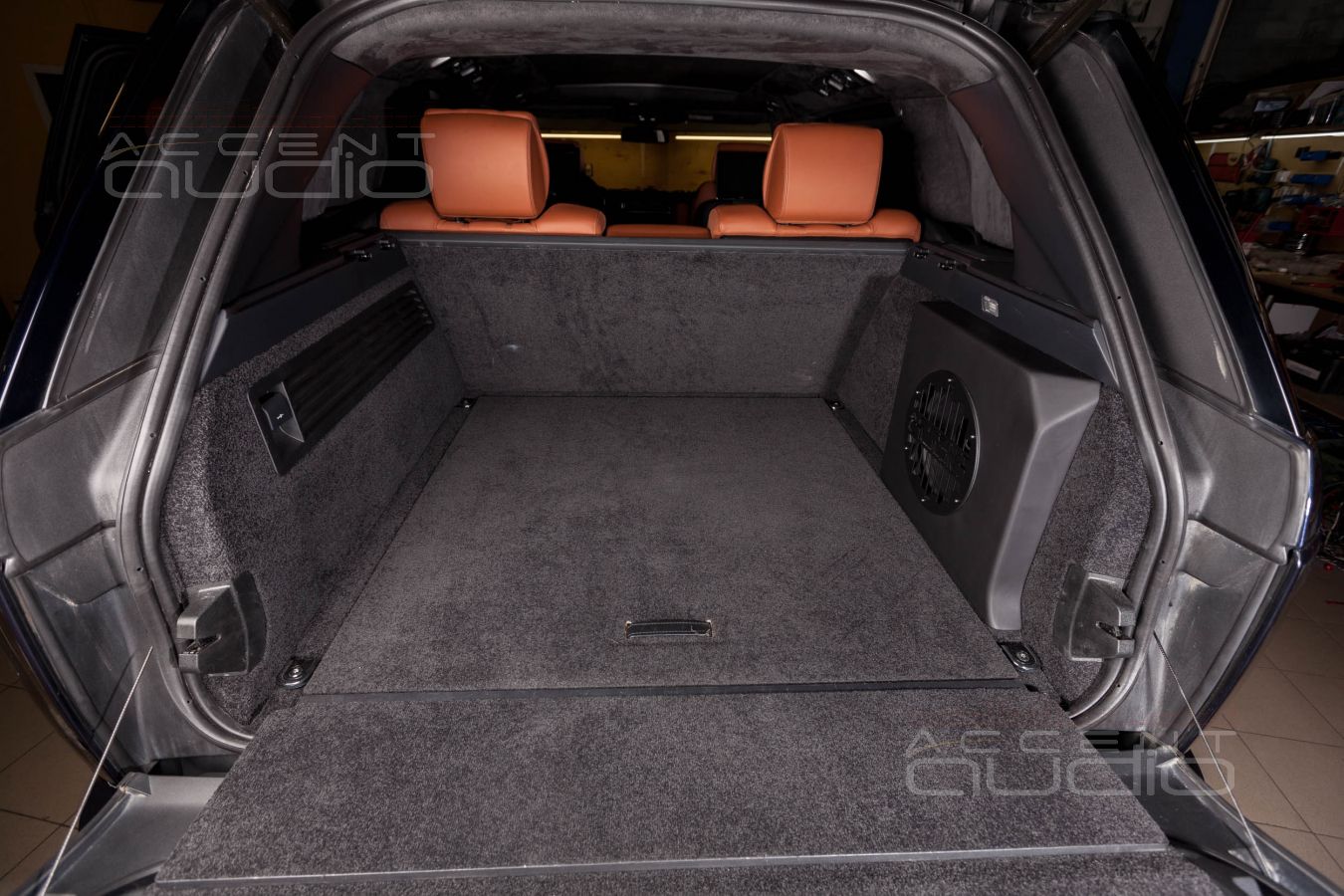 Сабвуфер-стелс c динамиком Dego 10 специально для Range Rover Vogue