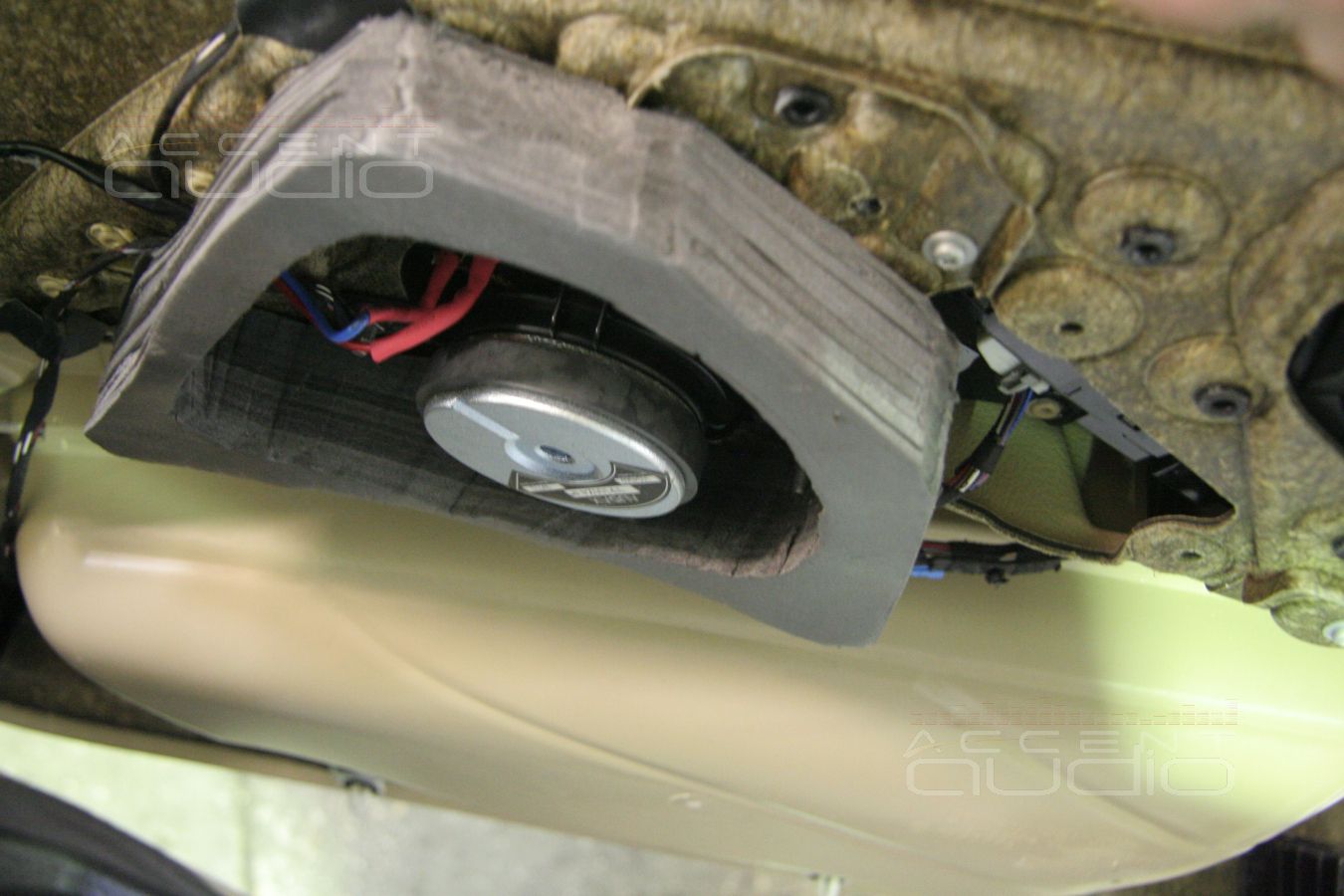 Установка среднечастотных динамиков (midrange) в штатные места BMW 523i F10