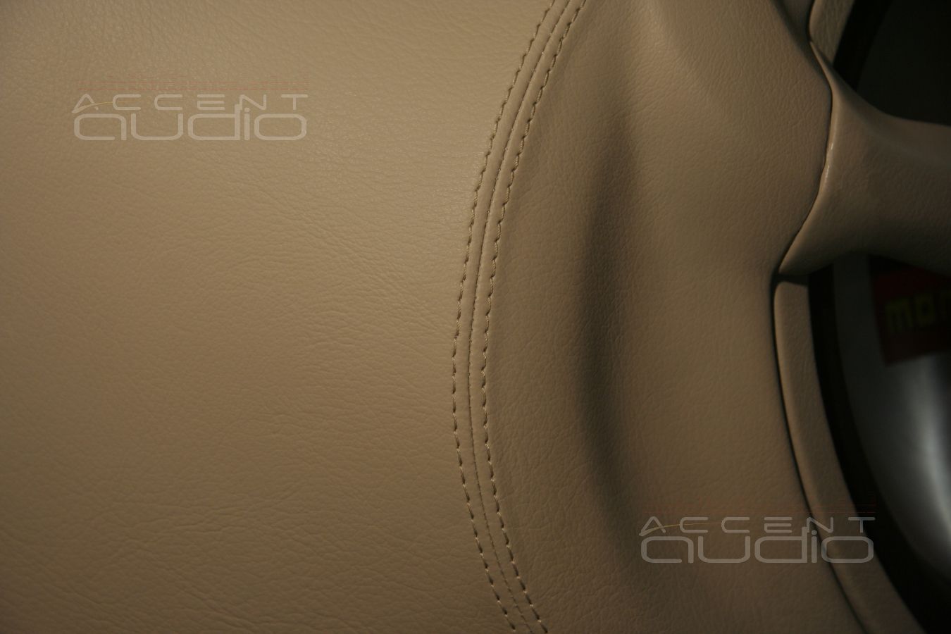 Съемный сабвуфер СТЕЛС в Toyota Land Cruiser 100