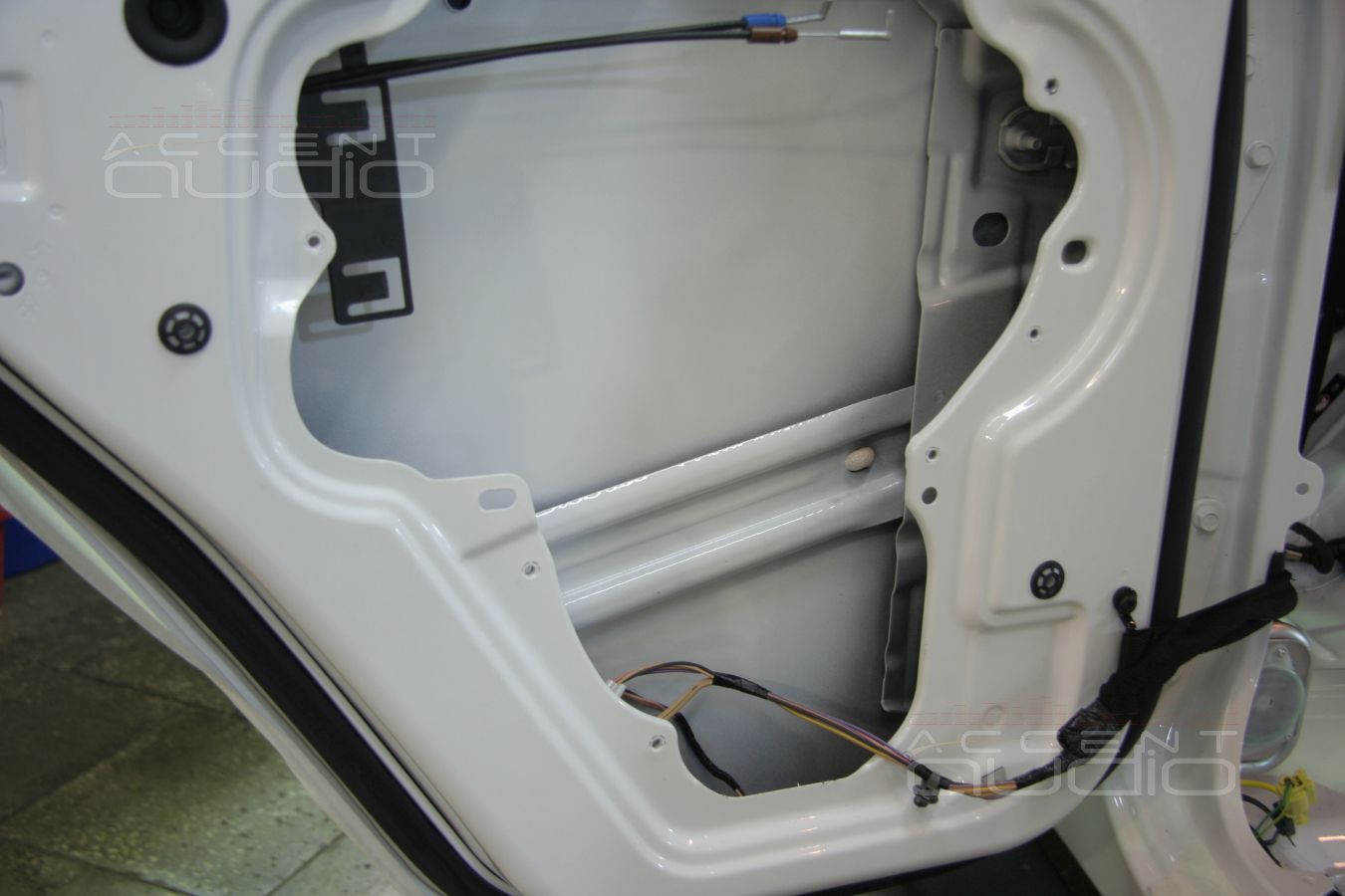 Коротко: новые технологии в виброизоляции дверей Jeep Wrangler Rubicon