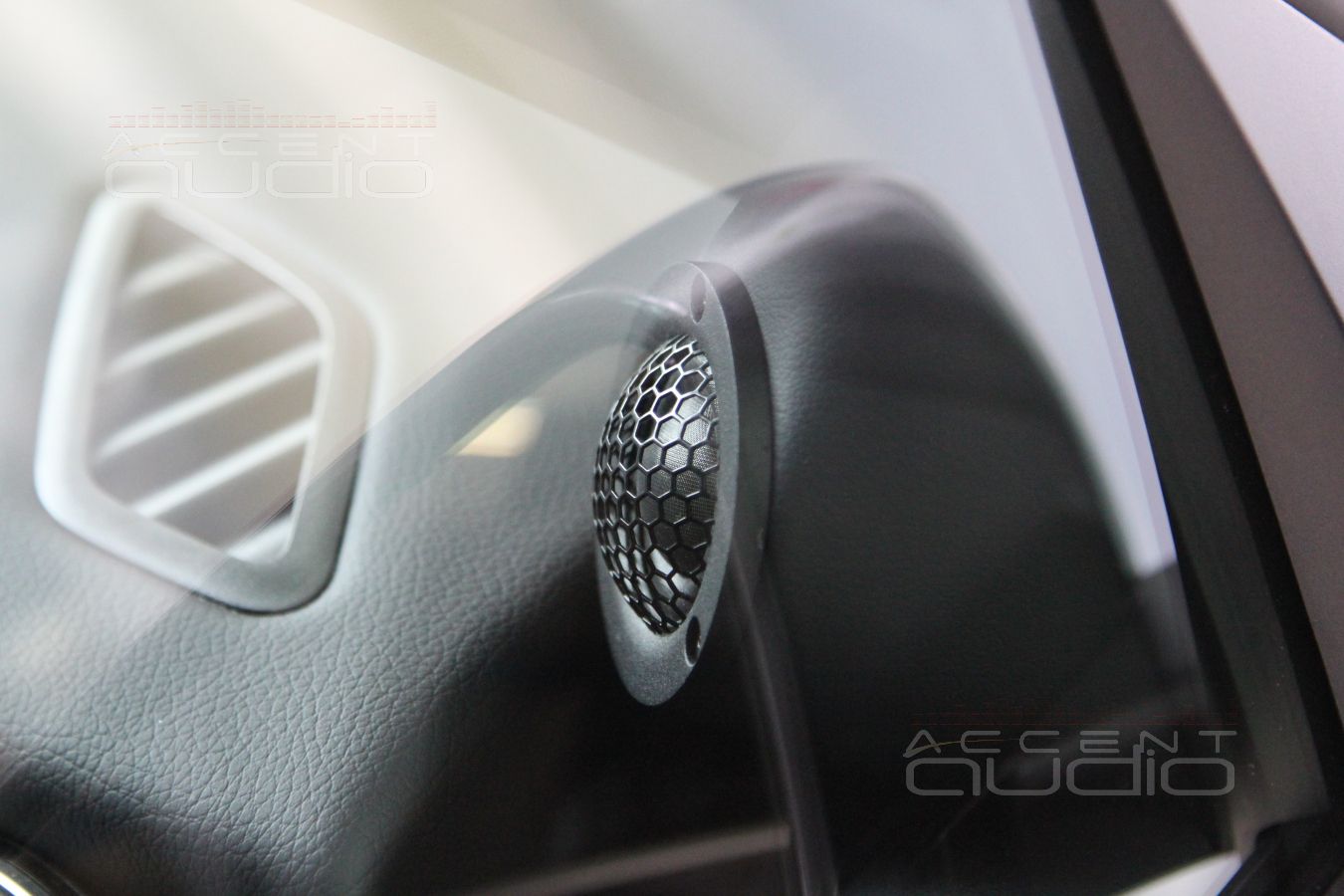 Подиумы под твитеры ScanSpeak D3004/602000