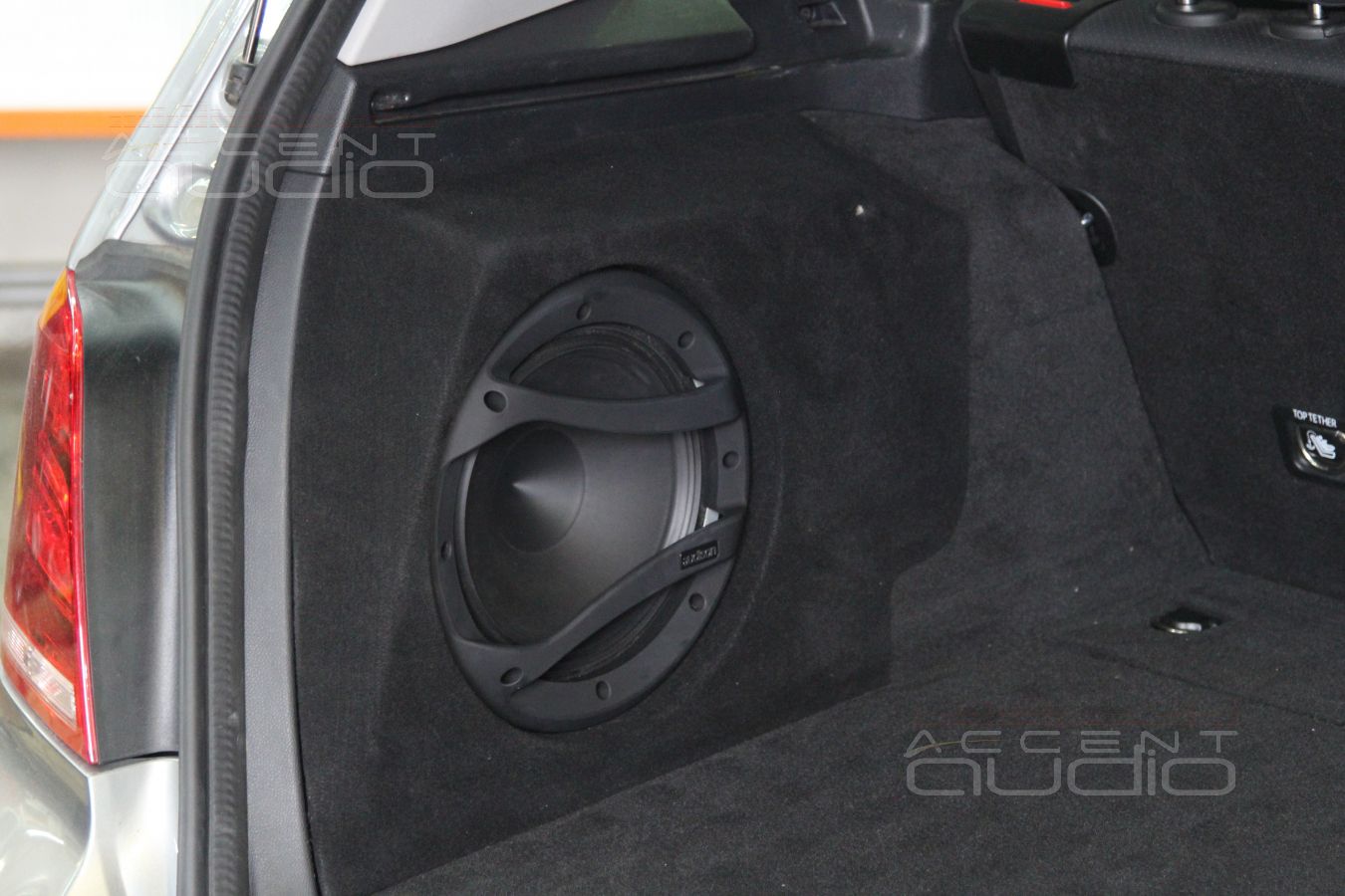 Сабвуфер CDTAudio QES 1020 в Mercedes GLK