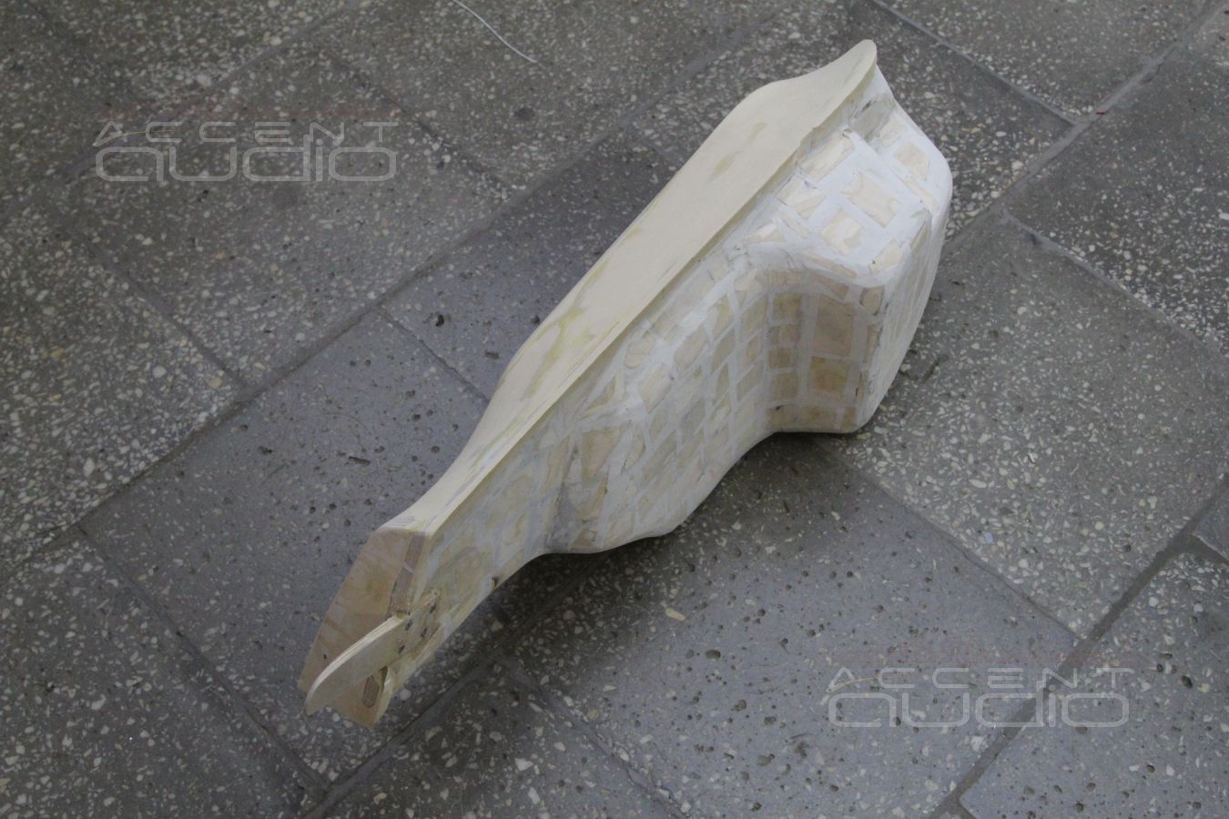 Встроенный сабвуфер стелс с Nissan X-Trail