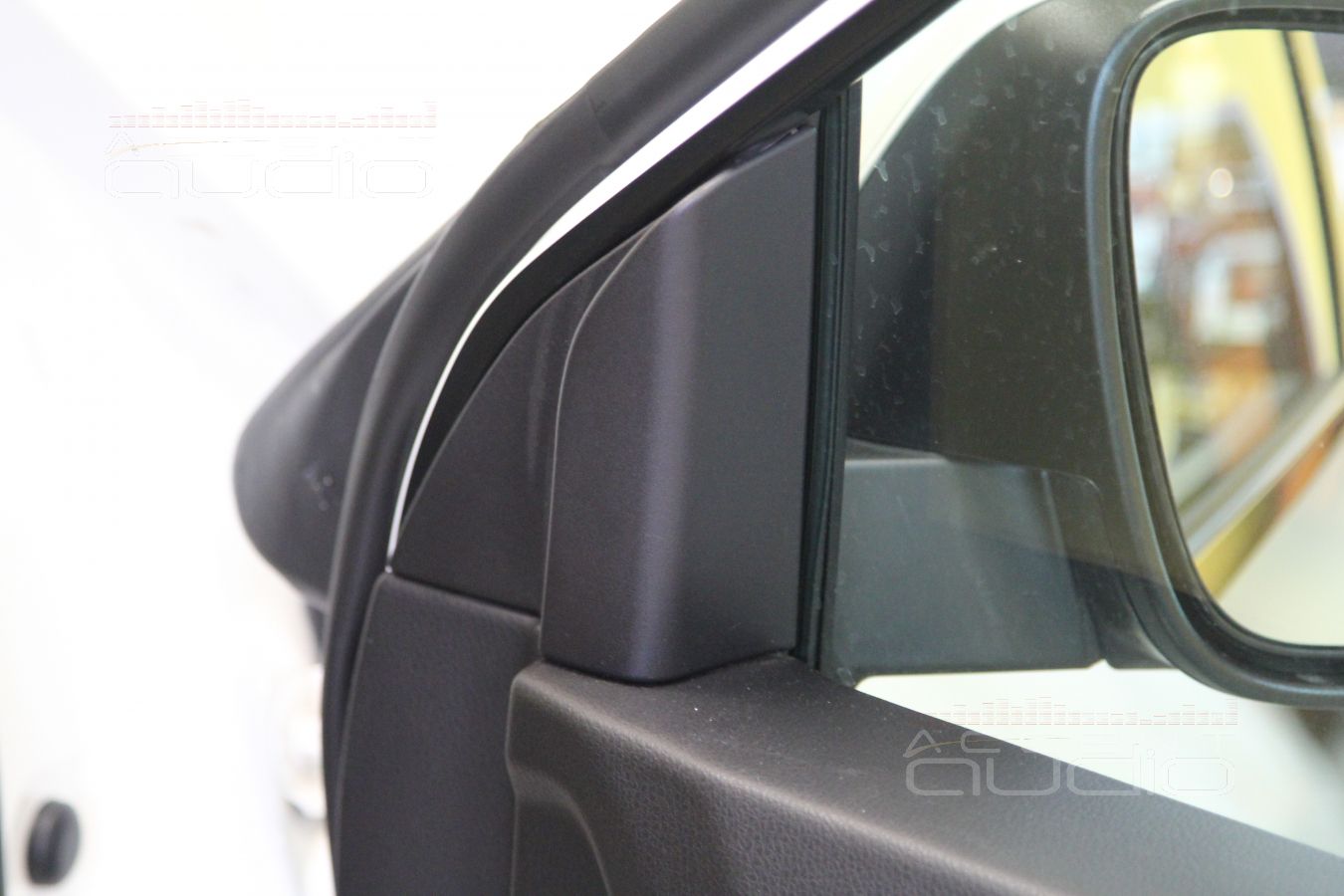 Установка Средне-Высокочастотников Morel CDM600