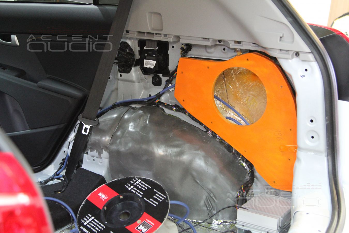 Замена сабвуфера в Kia Sportage