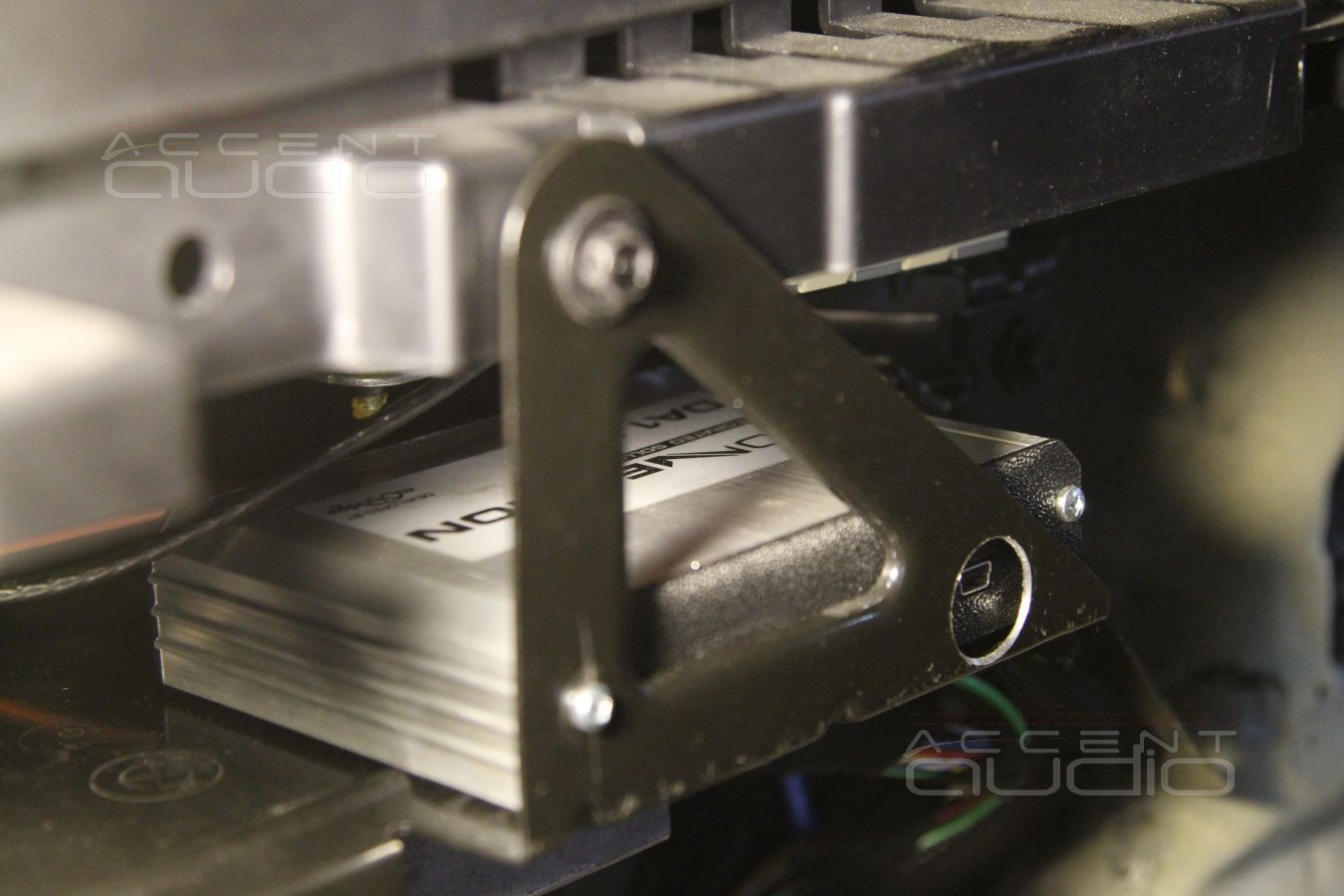 Установка Audison DA1 Bit в BMW X5