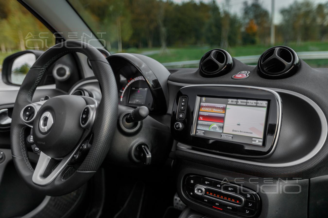 Как управляется и как звучит новая аудиосистема в Smart Fortwo