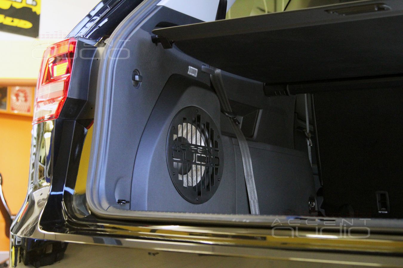 То, чего все ждали: встроенный сабвуфер Accent-Audio для Volkswagen Teramont