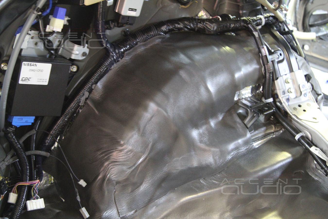 Шумоизоляция Infiniti FX35: теплоизоляционный слой