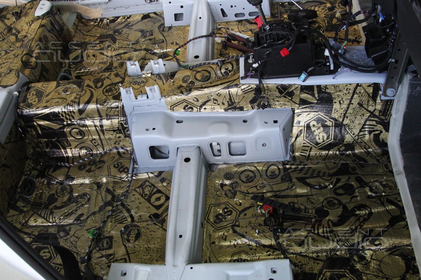 Шумоизоляция Volkswagen Tiguan 2017