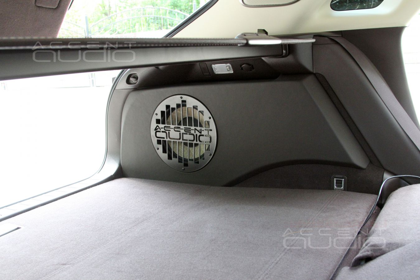 Сабвуфер-стелс