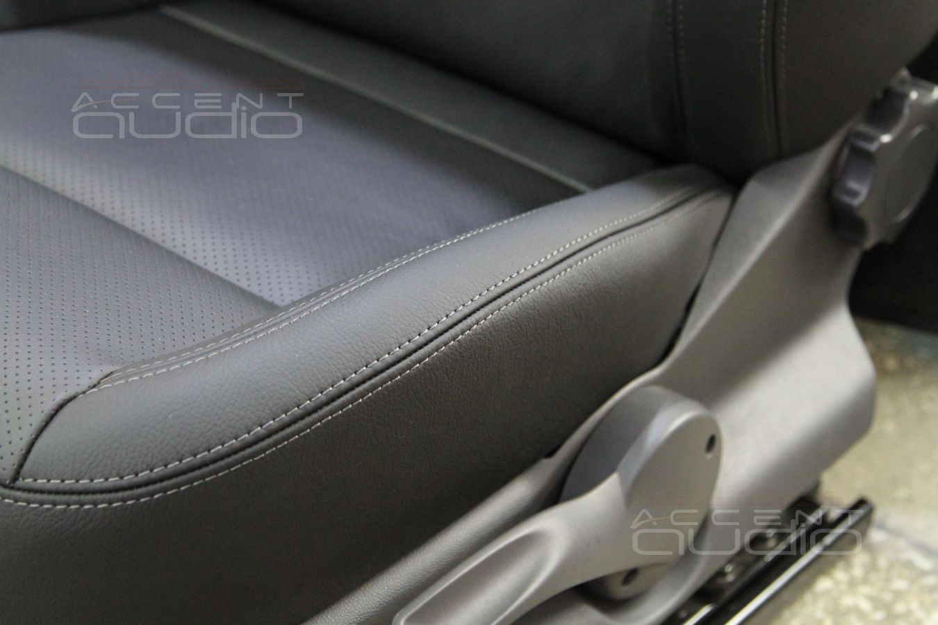 Volkswagen Amarok - доводим до ума: мультимедиа, пошив салона