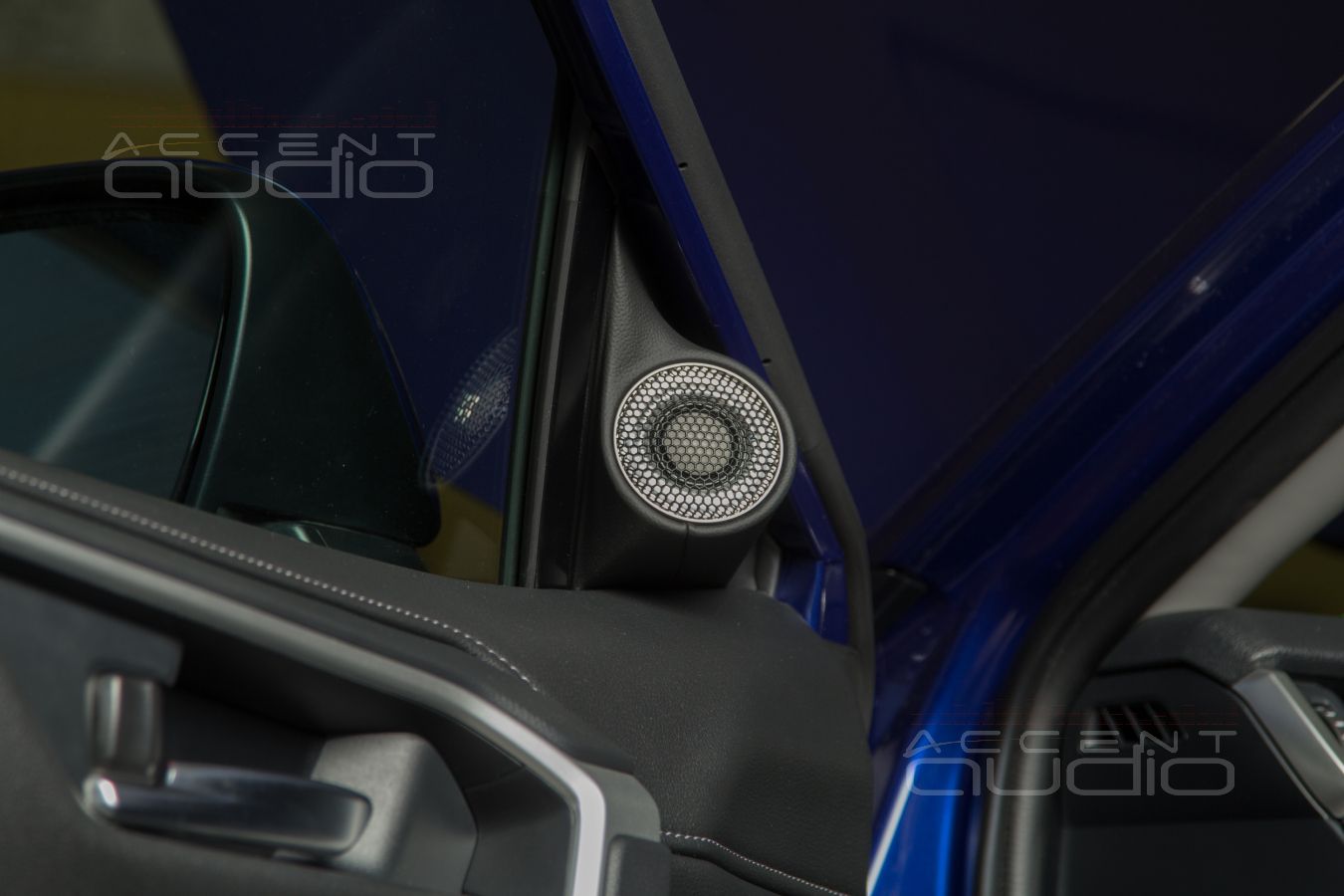 Подиумы под твитеры Brax в Rav4 – необходимое дополнение интерьера