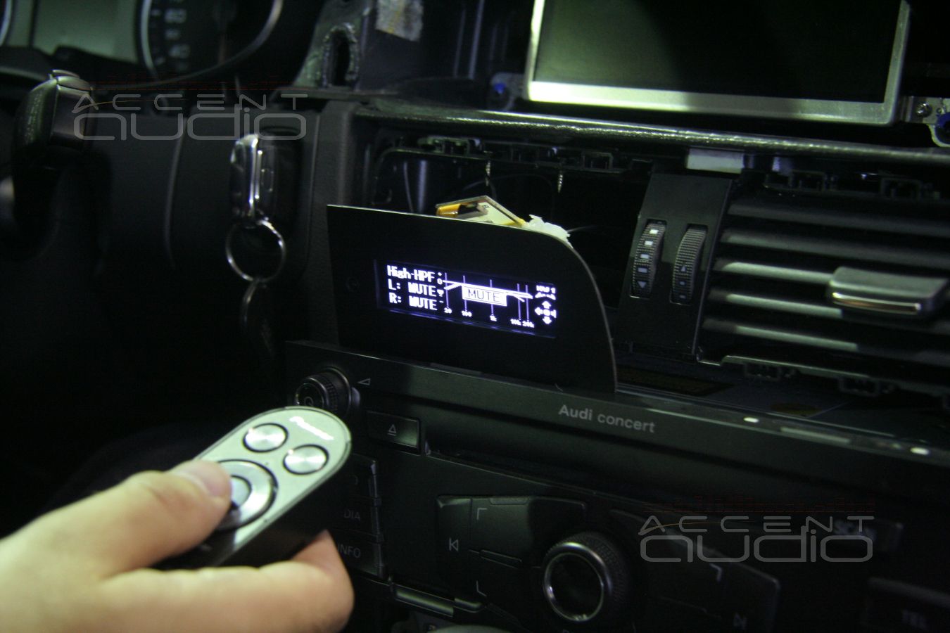 Оригинальная установка Pioneer DEX-P99RS в Audi