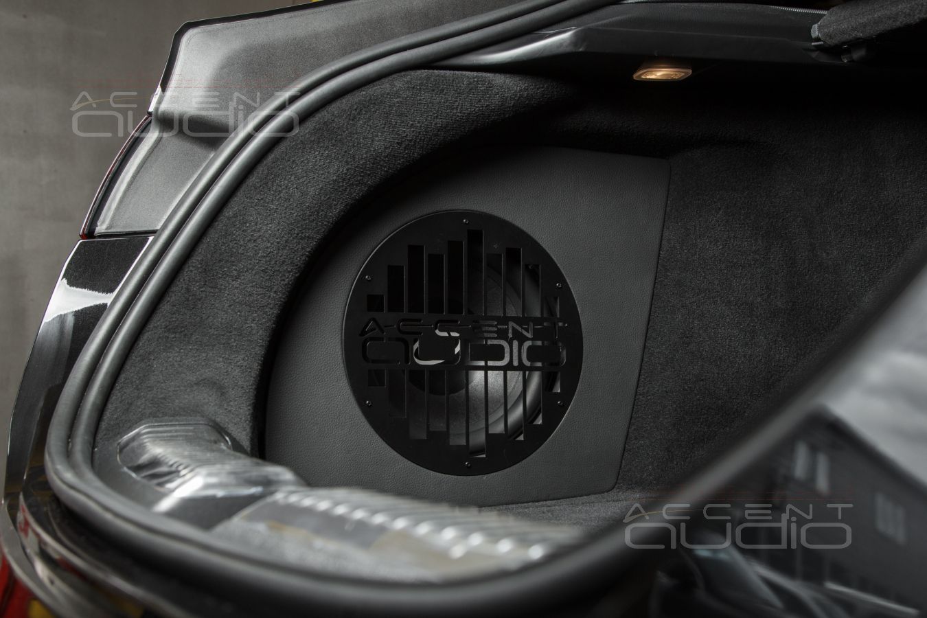 Сабвуфер-стелс и динамик Dego специально для Mercedes-Benz GLE Coupe AMG 53