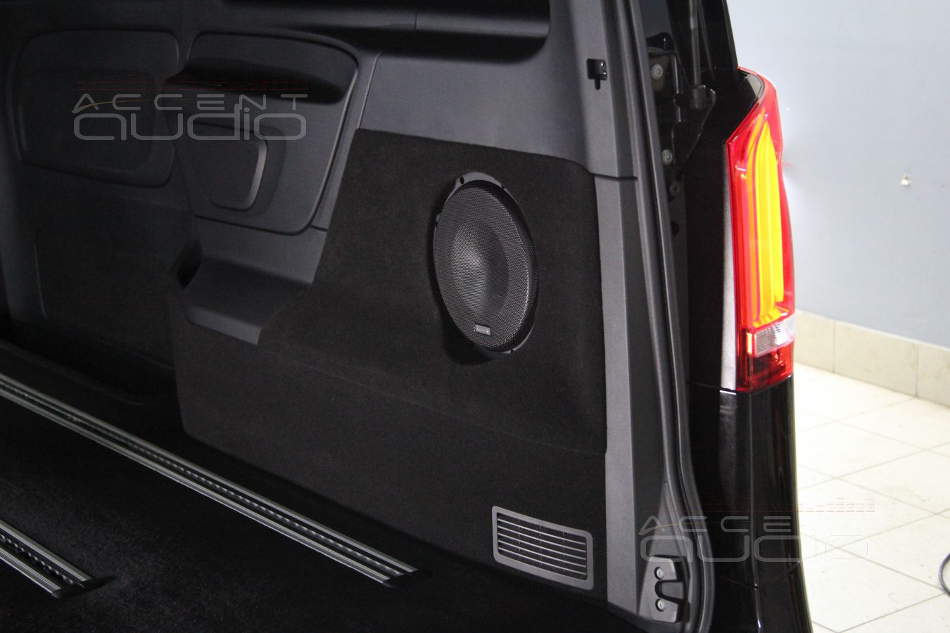 Сабвуфер – штатно !