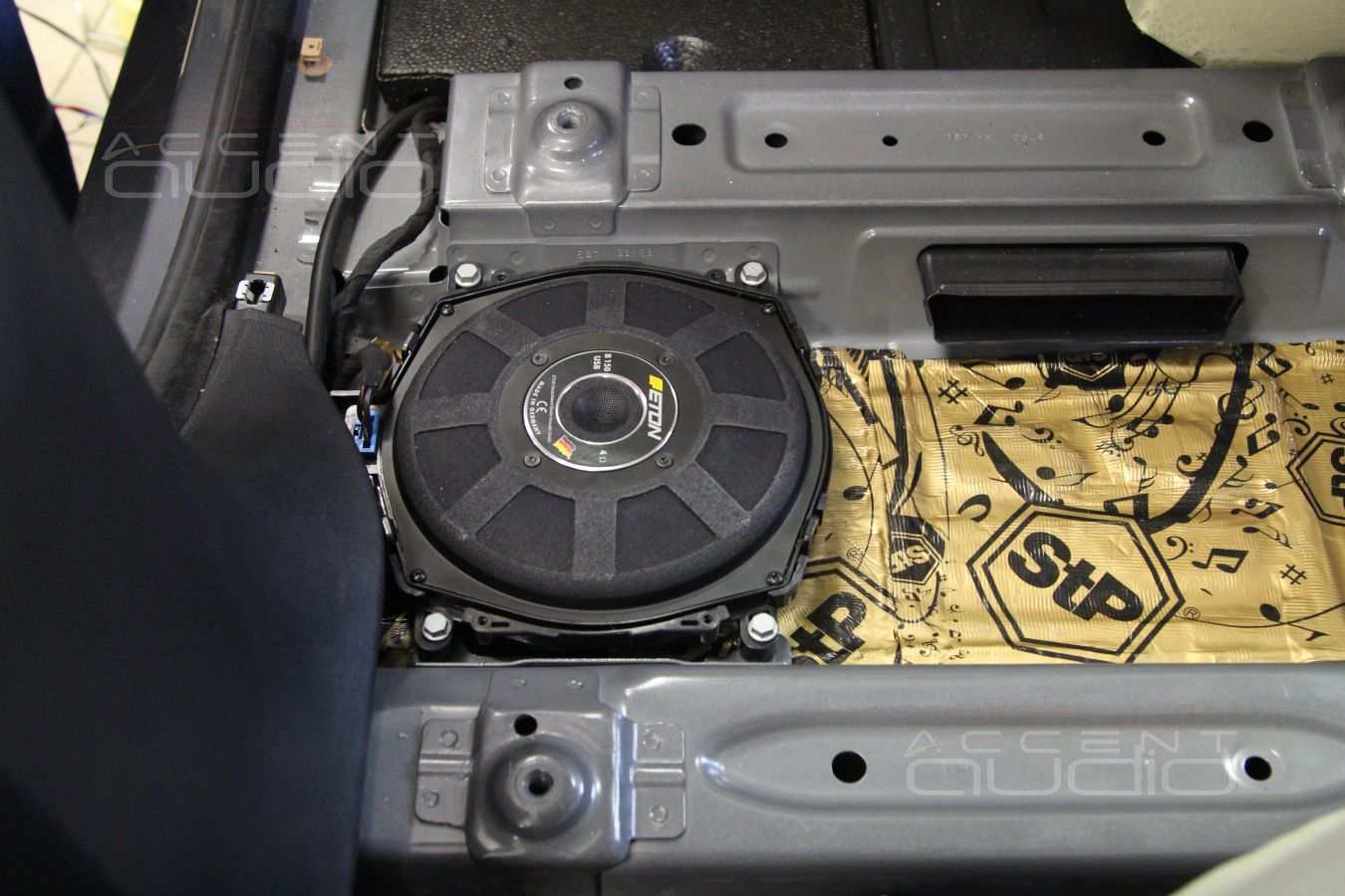 Подсидельные мидбасы – обычно, но это Eton !