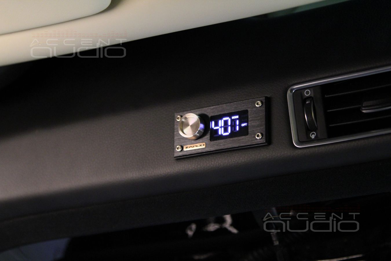 Управляющая панель усилителя Zapco 