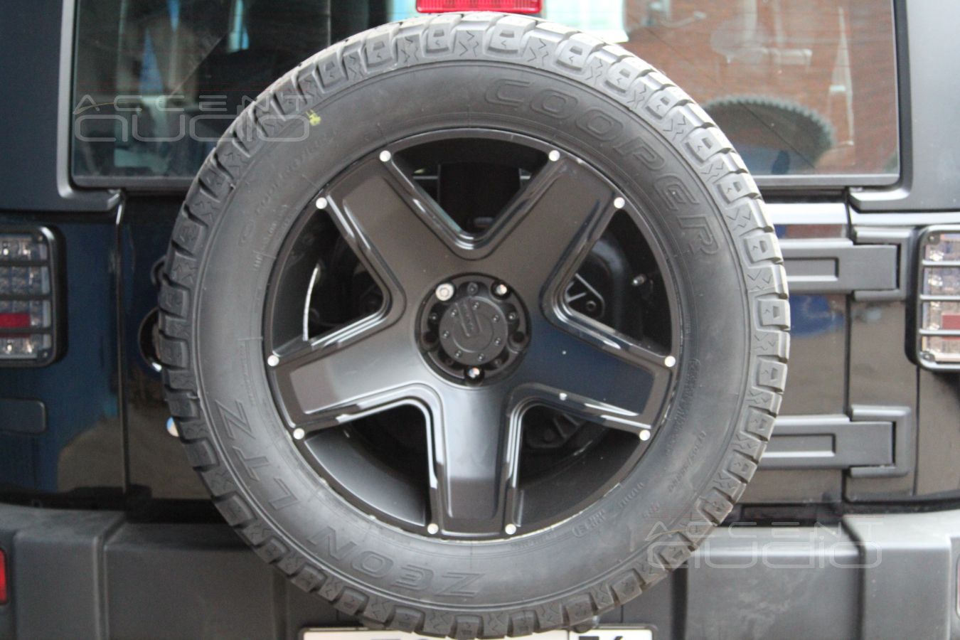 Новые черные колеса MAMBA на черном Jeep Wrangler Rubicon