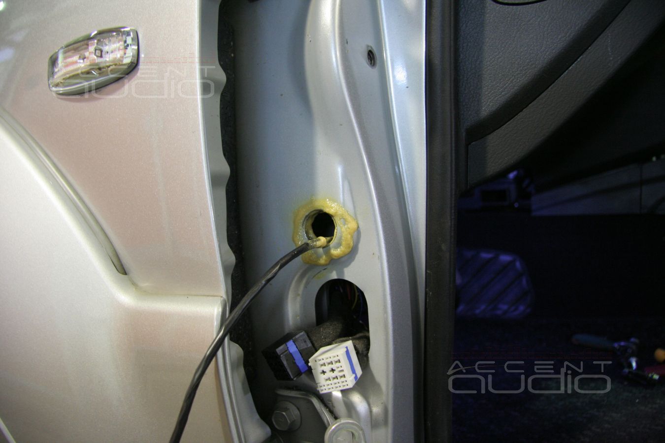 Установка акустики в SsangYong Rexton